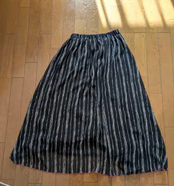 플레어 스커트 블랙 그레이 스트라이프