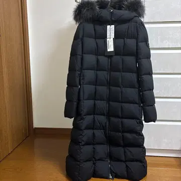 택 포함 미사용 새상품 TATRAS 블랙 다운 자켓 XL
