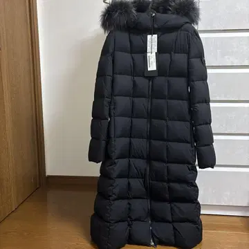택 포함 미사용 새상품 TATRAS 블랙 다운 자켓 04 XL