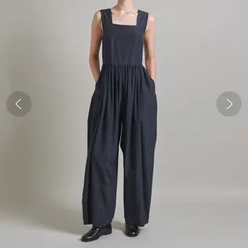 LOEFF 타프타 스퀘어넥 올인원