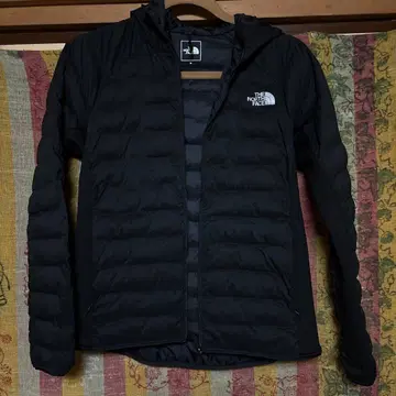 THE NORTH FACE 블랙 다운 자켓