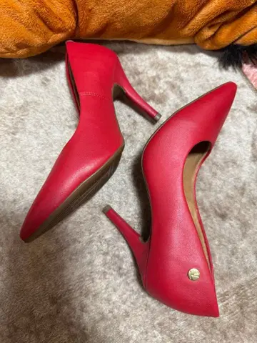 Vizzano 레드 스틸레토 힐