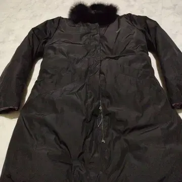 Crocodile 퍼 달린 블랙 롱 코트