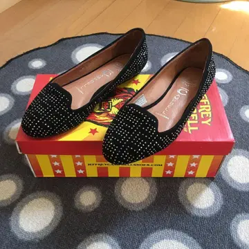 JEFFREY CAMPBELL 스터드 블랙 플랫슈즈