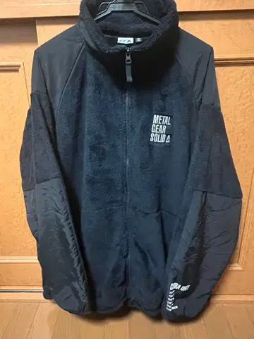 메탈기어 gu 콜라보 플리스 자켓 블랙 xl