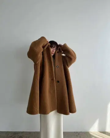 CLANE 볼륨 플레어 보아 코트 사이즈 2