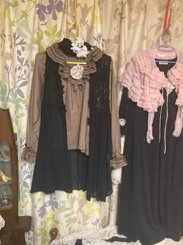 레인 댄스 꽃 넥워머 면 소재 블랙 컬러
