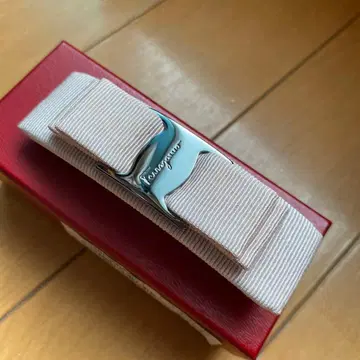 미사용 덧댐만 해본 살바토레 페라가모 머리핀 새상품급 핑크