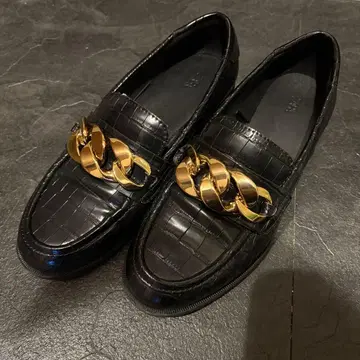 Zara 블랙 크로커다일 로퍼 체인 포함 사이즈 36