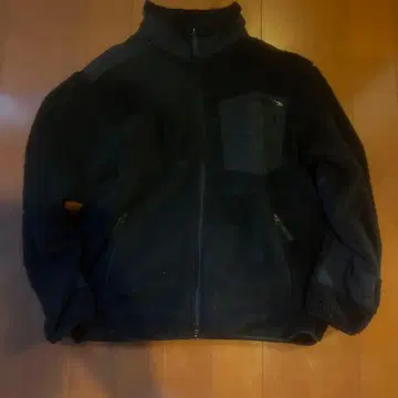 UNIQLO 엔지니어드 가먼츠 플리스 블랙
