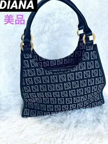 [ DIANA ] 모노그램 디자인 핸드백 블랙