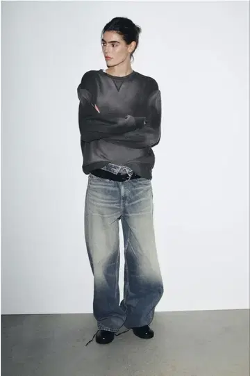 [ ZARA ] 워시 가공 데미지 스웨트 셔츠