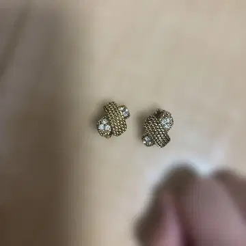 골드 메쉬 디자인 귀걸이