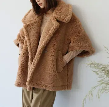 엘프랭크 2024AW 빅 칼라 오버 사이즈 미들 기장 보아 코트