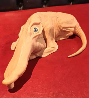 스크리밍 머드 조지 foot dog 발달린 개