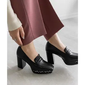 새상품급 23.5cm 란다 펄 비쥬 플랫폼 로퍼 블랙