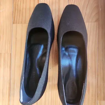 블랙 스퀘어토 펌프스 25.5cm