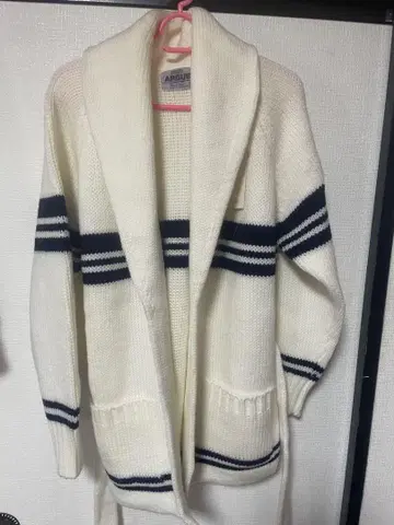 화이트 네이비 스트라이프 가디건