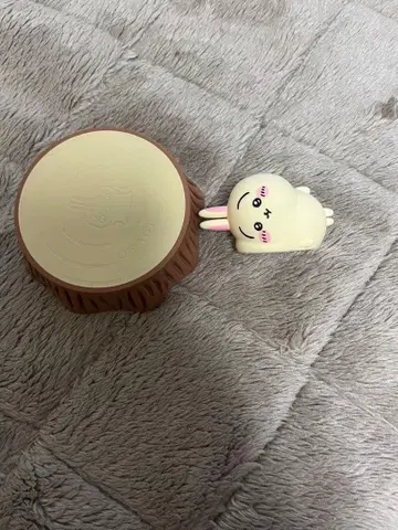 치이카와 (먼작귀) 토끼 데스크탑 라이트