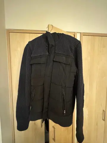 ZARA MAN 후드 부착 블랙 자켓