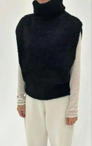 VERSO edit. for lulu turtle vest 니트 베스트