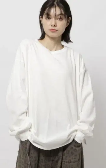 새상품*니코앤드 COLOR 마이스터 롱 TEE 화이트 L 루즈핏 긴팔