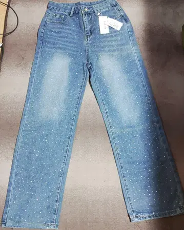 딥탑 비쥬 장식 데님 팬츠