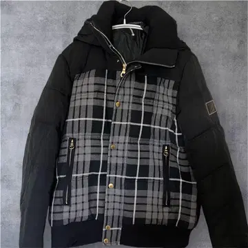 새상품급 TOMMY 체크 무늬 다운 자켓 M 사이즈 블루종 블랙