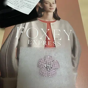 (새상품 돌잡이 없음) FOXEY 폭시 핑크 꽃 모양 브로치