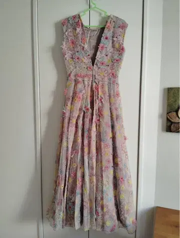 Jenny Packham 꽃무늬 자수 원피스