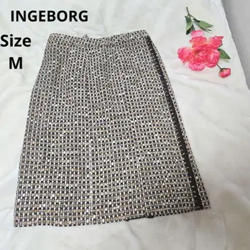 [ 인기 INGEBORG ] 블랙 금 라메 믹스 트위드 스커트 사이즈 M
