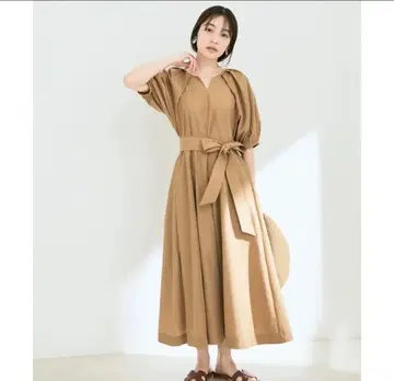 베이지 허리 리본 포함 롱 원피스* 비스