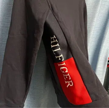 Tommy Hilfiger 긴팔 트레이닝복 블랙 레드