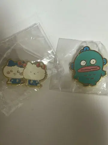 치이카와 산리오 콜라보 핀 배지 2개 세트