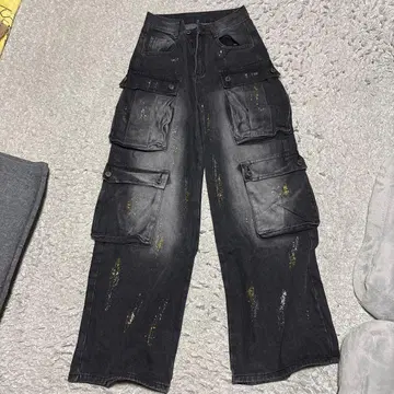 블랙 카고 팬츠 페인트 가공
