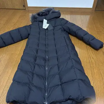택 포함 미사용 새상품 TATRAS 블랙 다운 자켓 롱 기장 04 XL