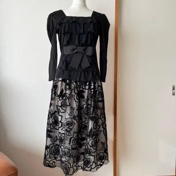 M's GRACY 블랙 프릴 셋업
