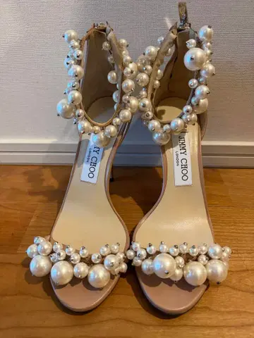 JIMMY CHOO 펄 베이지 샌들
