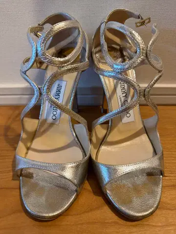 지미추 골드 샌들