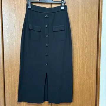 미사용 새상품 SCOT CLUB 블랙 타이트 스커트 버튼 포함