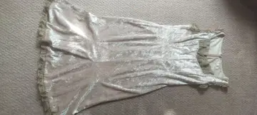 골드 벨벳 슬리브리스 원피스