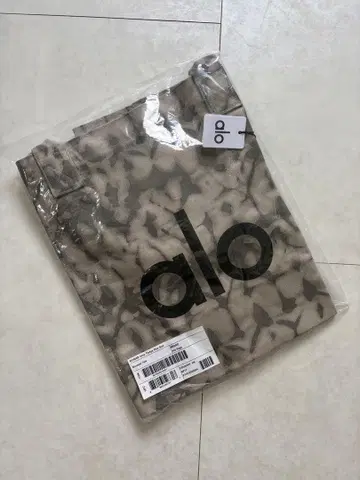 alo 카모플라쥬 토트백