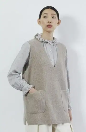 새상품급 LOISIR 로와지르 울 캐시미어 편알파카 베스트