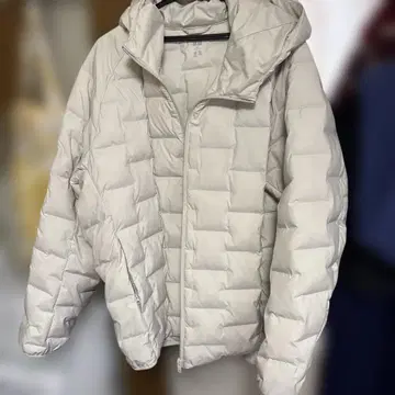 UNIQLO 3XL 화이트 다운 자켓