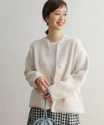 어반 리서치 도어스 퀼트 노카라 자켓 아이보리
