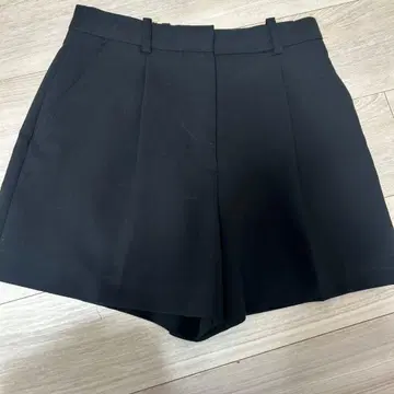ZARA 블랙 숏팬츠 S