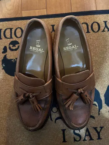 REGAL 태슬 장식 로퍼 브라운