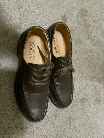 URBAN RESEARCH DOORS 다크 브라운 로퍼