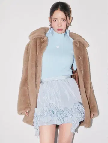 릴리 브라운 마리콴트 콜라보 데이지 자수 백 오픈 리브 니트