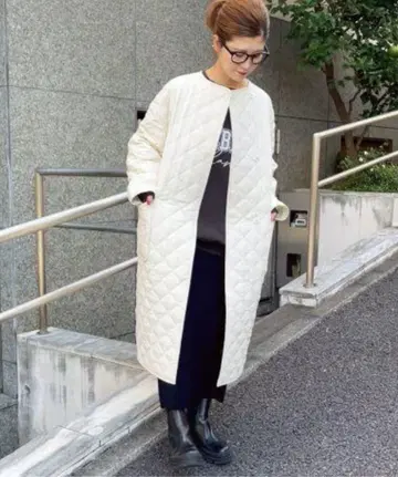 화이트 퀼팅 롱 코트